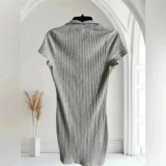 H&M Women’s Dress - Picture 2 of 3